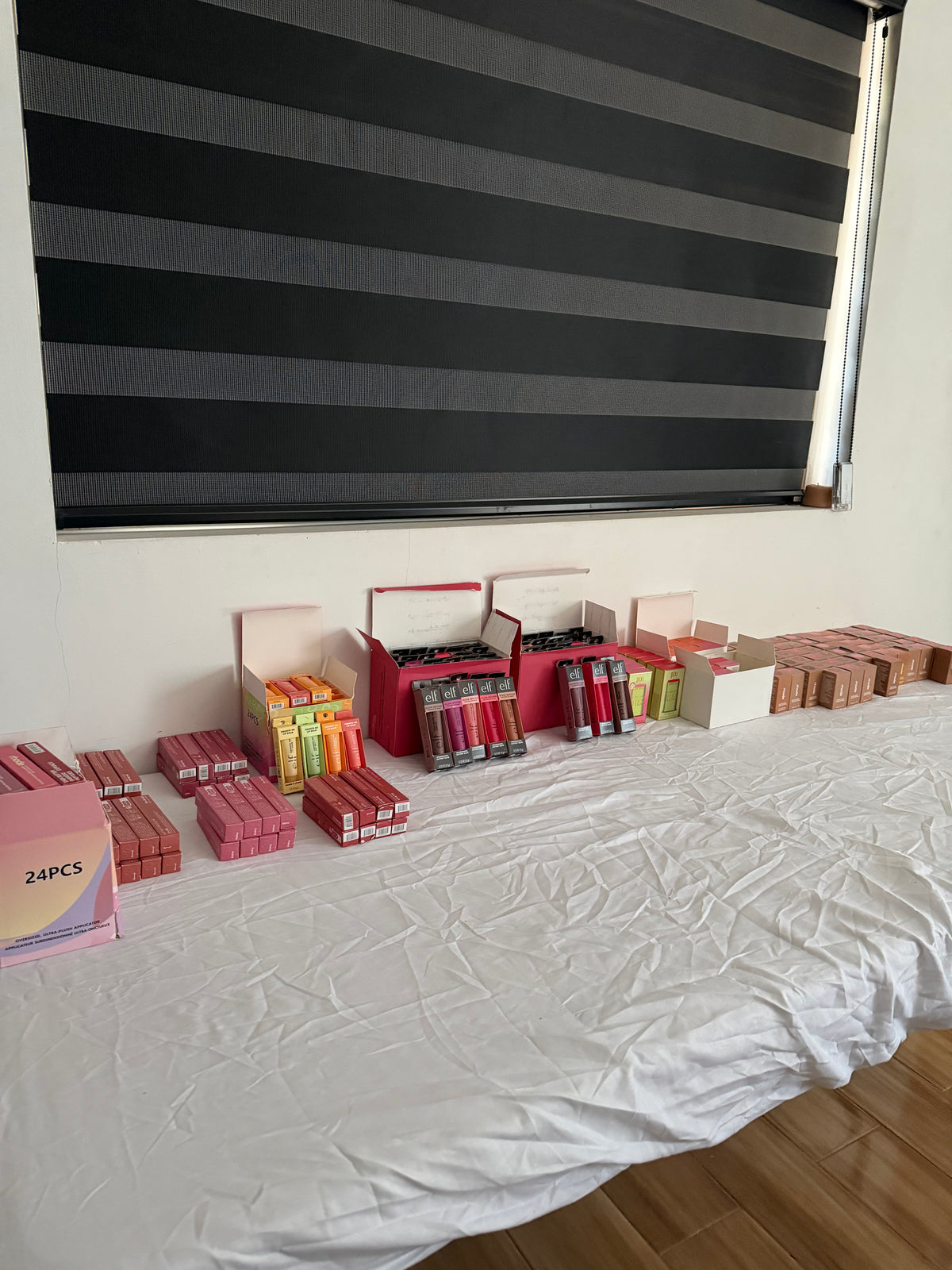 Pack de Mayoreo Premium – Caja de Maquillaje Tendencia (10 Piezas Seleccionadas)